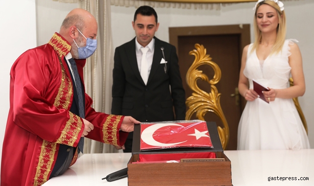 Kayseri Kocasinan'da Bir Günde 22 Çift Mutlu Yuvalarının Temelini Attı!