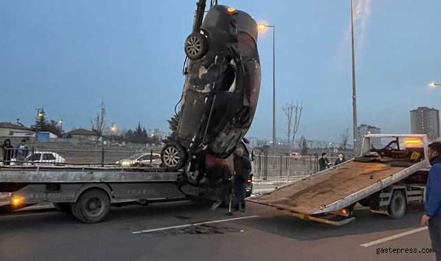 Kayseri kontrolden çıkan otomobil kanala uçtu!