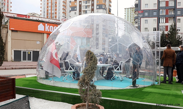Kayseri Talas'ta vatandaş şeffaf odayı sevdi!