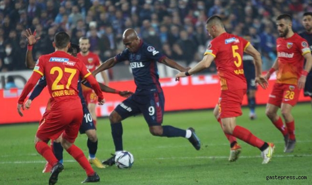 Kayserispor 2 farkla öne geçti ama sonunu getiremedi!