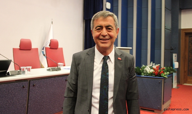 Kazım Yücel: “Yeni imar alanlarıyla belediye borçlarını kurtarma derdinde”