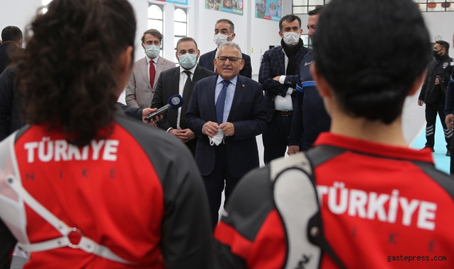 Memduh Başkan, Kayseri’de Kamp Yapan Okçuluk Milli Takımı'nı Ziyaret Etti!