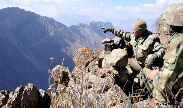 MSB: 'Sınırda 3'ü FETÖ, 3'ü PKK/KCK, 2'si DEAŞ mensubu 18 kişi yakalandı'