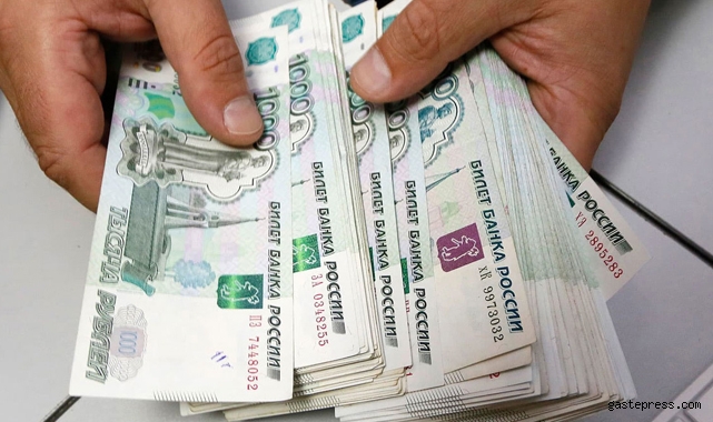 Putin imzayı attı rublede 2 yılın en büyük düşüşü yaşandı!