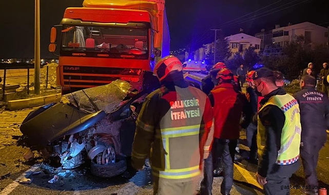 Tır ile otomobil çarpıştı: 1 ölü!