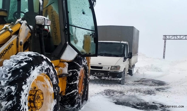 Yolda Kalanların Yardımına Bünyan Belediyesi Yetişti!