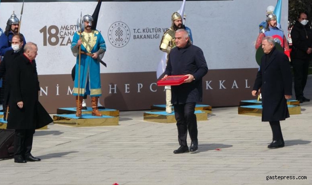 129 yıllık Osmanlı sancağı devir teslim töreni yapıldı