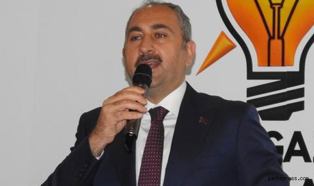 Adalet Eski Bakanı Abdulhamit Gül'den makam açıklaması!
