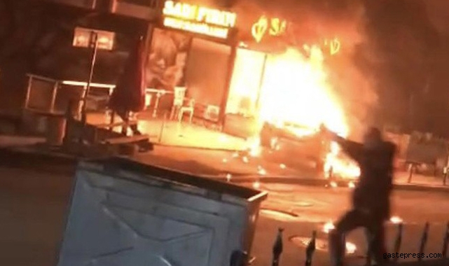 Ataşehir'de korku dolu anlar: Alev topuna dönen taksi kendiliğinden hareket etti!