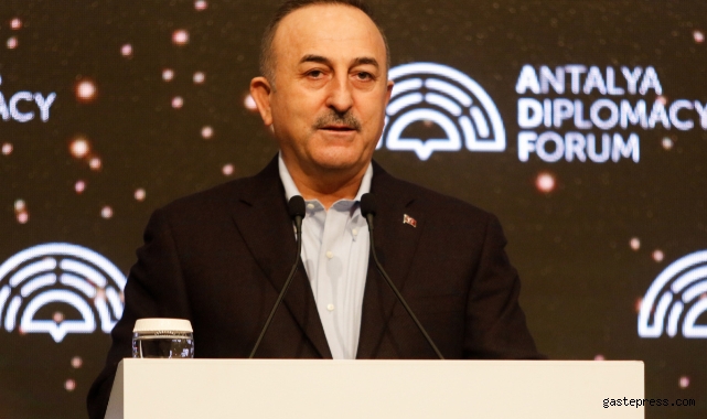 Bakan Çavuşoğlu'ndan Ukrayna'da camiye sığınan Türkler hakkında açıklama!