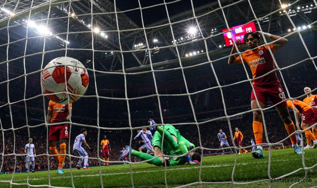 Barcelona'ya 2-1 mağlup olan Galatasaray'da Avrupa defteri kapandı!