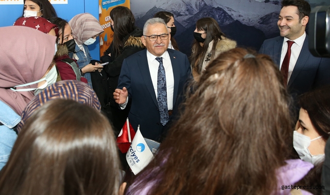 Büyükşehir'in Kayseri Kariyer Merkezi Her Yerde!