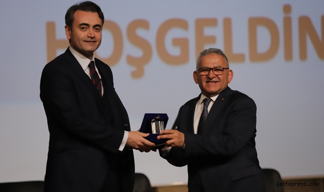 Doktor Başkana Kayseri Tabipler Odası'ndan Özel Ödül!