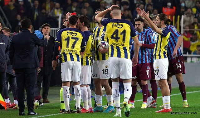 Fenerbahçe nefes kesen maçta lider Trabzonspor ile 1-1 berabere kaldı!