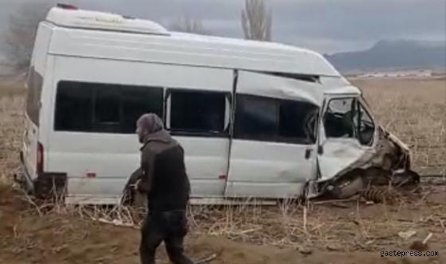 İşçi minibüsü devrildi: 6 yaralı!
