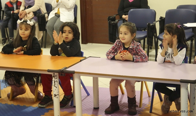 İyilik dolu kalpleri ve bütün masumluklarıyla büyüklere örnek oldular!