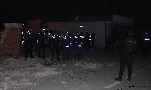 Kayseri'de Husumetli iki grup birbirine girdi, mahalle karıştı