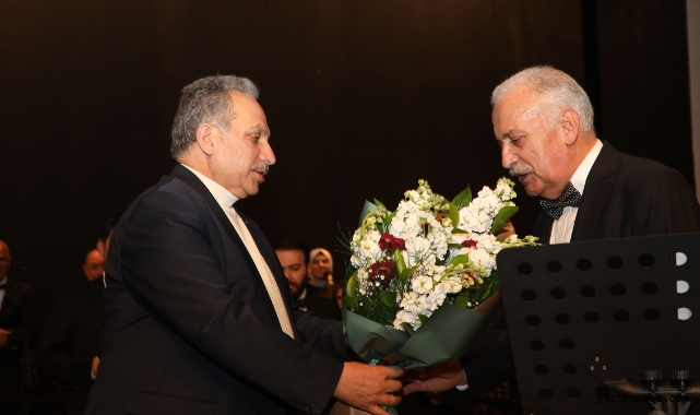 Kayseri Talas Musiki cemiyetinin ilk konserine tam not!