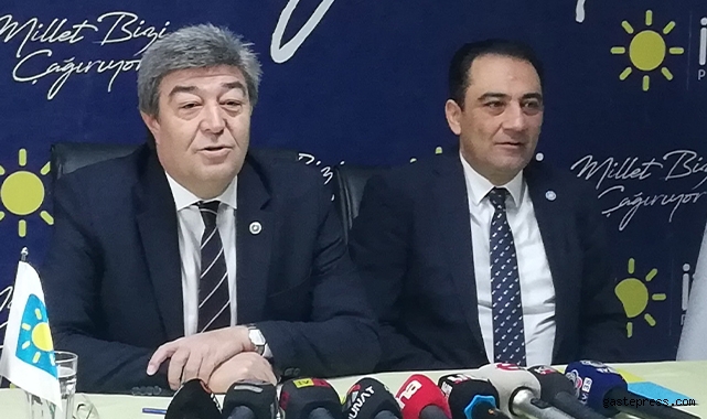 Milletvekili Dursun Ataş'tan Memduh Büyükkılıç'a billboard çıkışı!