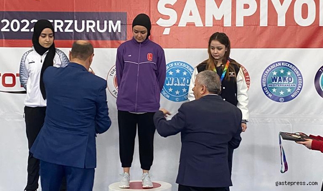NNYÜ, Türkiye üniversiteler kick boks şampiyonası'ndan madalya ile döndü!