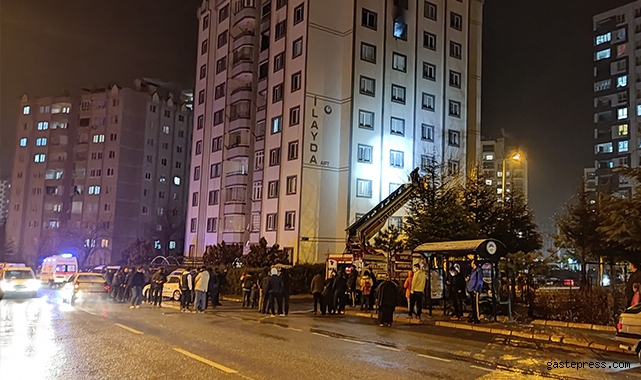 Sinir krizi geçiren şahıs evini ateşe verdi!