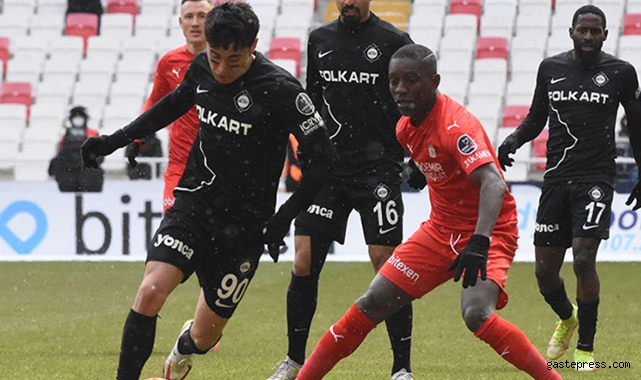 Sivasspor geriden gelip Altay'ı devirdi!