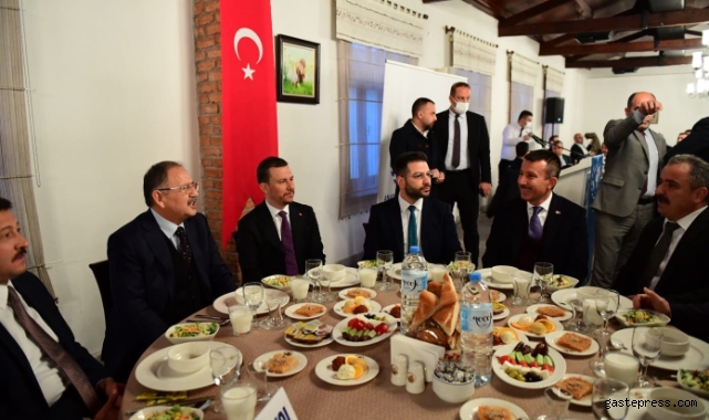 Anadolu Yayıncılar Derneği siyasetçilere ve basın mensuplarına iftar verdi!
