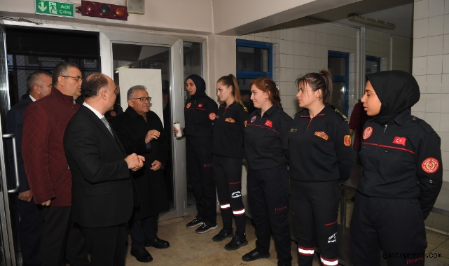 Başkan Büyükkılıç ve Kayseri Valisi Günaydın, kahraman itfaiyecilerle buluştu!