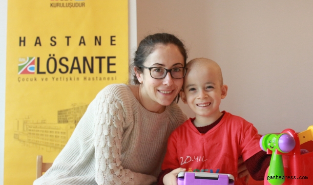 Depremde Annesi ve Kız Kardeşini Kaybetti Şimdi Kızı Lösemi ile Savaşıyor!