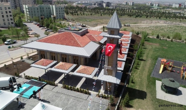 ERÜ'nün 2. camisi ibadete açıldı!