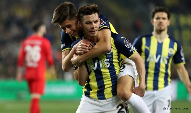 Fenerbahçe konuk ettiği Gaziantep FK'yi 3-2 mağlup etti!