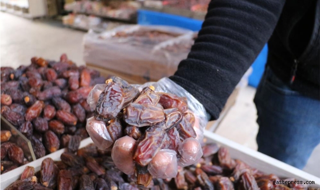 Hurma kanseri önlediği gibi tok tutuyor!