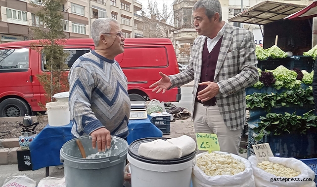 İYİ Partili Kazım Yücel Ramazan öncesi semt pazarları gezdi!
