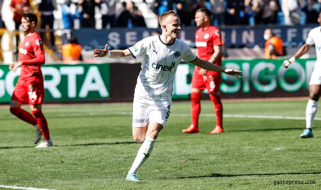 Kasımpaşa galibiyeti 90+7'de yakaladı! Gaziantep FK'yi eli boş gönderdi!