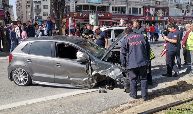 Kayseri'de Kaza yapan otomobil 50 metre sürüklendi!