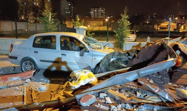 Kayseri'de Otomobilini kurtardı, kendini kurtaramadı!