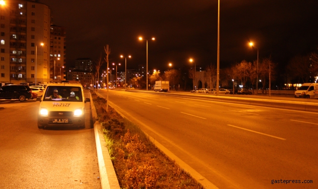 Kayseri'de yolun karşısına geçmeye çalışırken otomobilin çarptığı yaşlı kadın hayatını kaybetti!