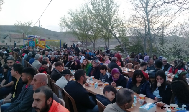 Kayseri Emmilerliler geleneksel  İftar davetinde bir araya geldi!