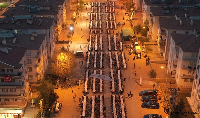 Kayseri Kocasinan Belediyesi'nden 4 bin kişilik iftar yemeği!