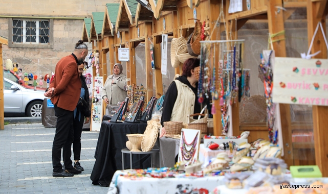 Kayseri Talas'da, ‘Maharetli Eller’e Ramazan’da da yoğun ilgi!
