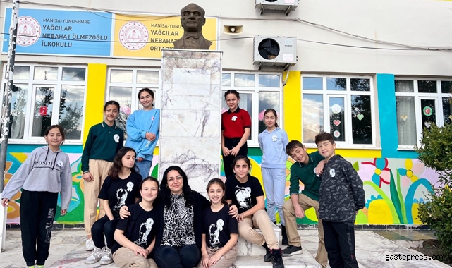 Manisalı öğretmen 7 ülkeye Mustafa Kemal Atatürk'ü tanıttı!