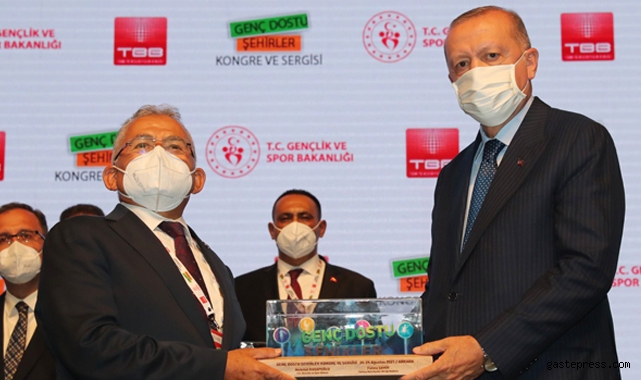 Memduh Başkan ile Büyükşehir, 3 Yıla 20 Ödül Sığdırdı!