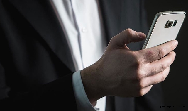 Müşterilerinden aldığı telefon numarasını başkalarıyla paylaşan mağaza yandı!