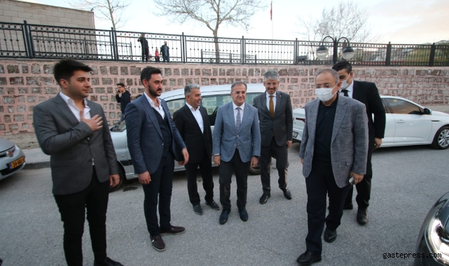 Özhaseki: "Hacılar bizim gözbebeğimiz"