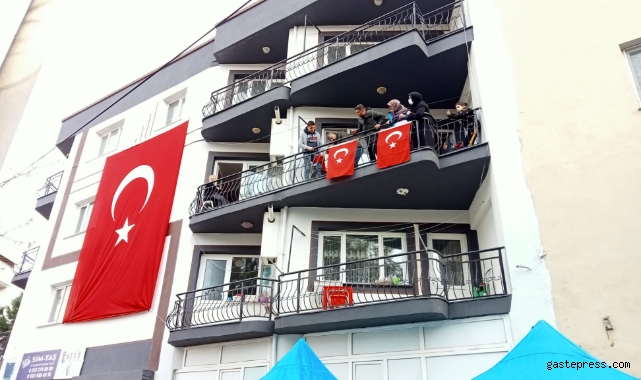 Şehit Asteğmen Küpşen'in baba ocağına acı haber ulaştı!