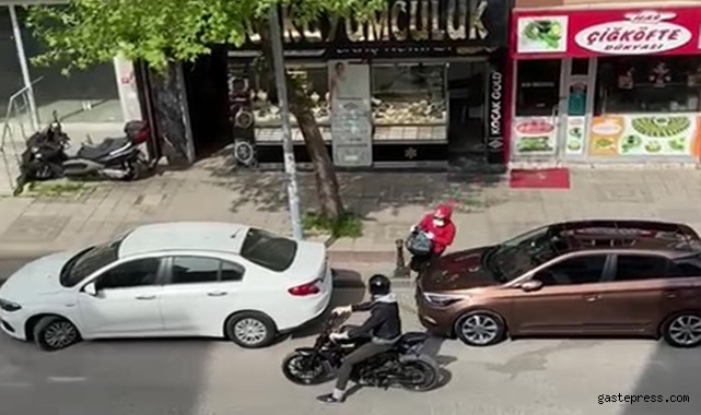 Tuzla'da kuyumcuyu vuran soyguncuların altınlarla kaçış anı kamerada!
