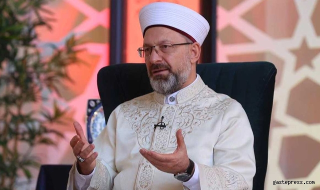 Umreye gitmek isteyenler için güzel haberi Ali Erbaş verdi!