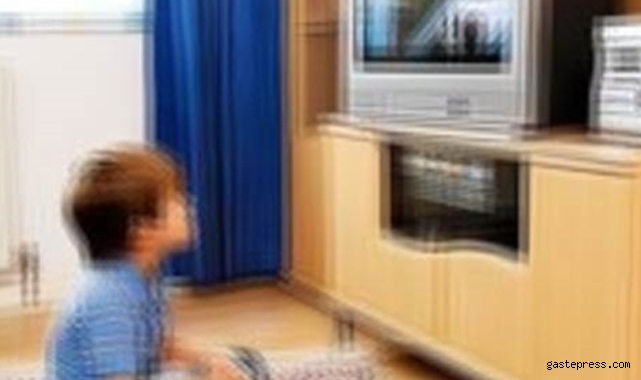 Üzerine televizyon düşen çocuk kurtarılamadı!