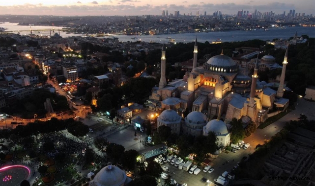 Ayasofya Camii en yoğun gününü yaşadı!