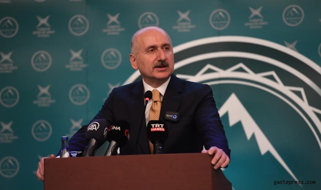 Bakan Karaismailoğlu, "Onlar varsın yalan ve iftira dolu siyasetlerine devam etsinler"
